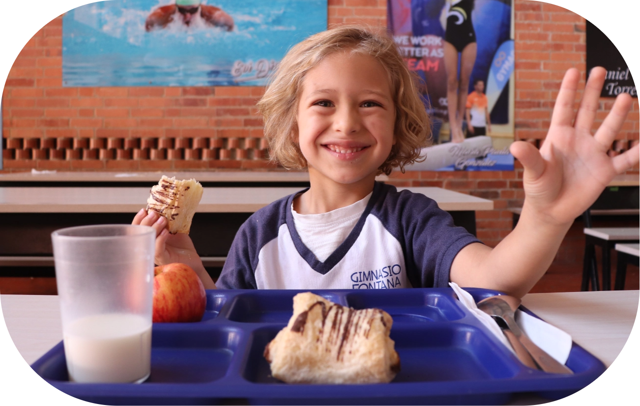 estudiante-desayunando