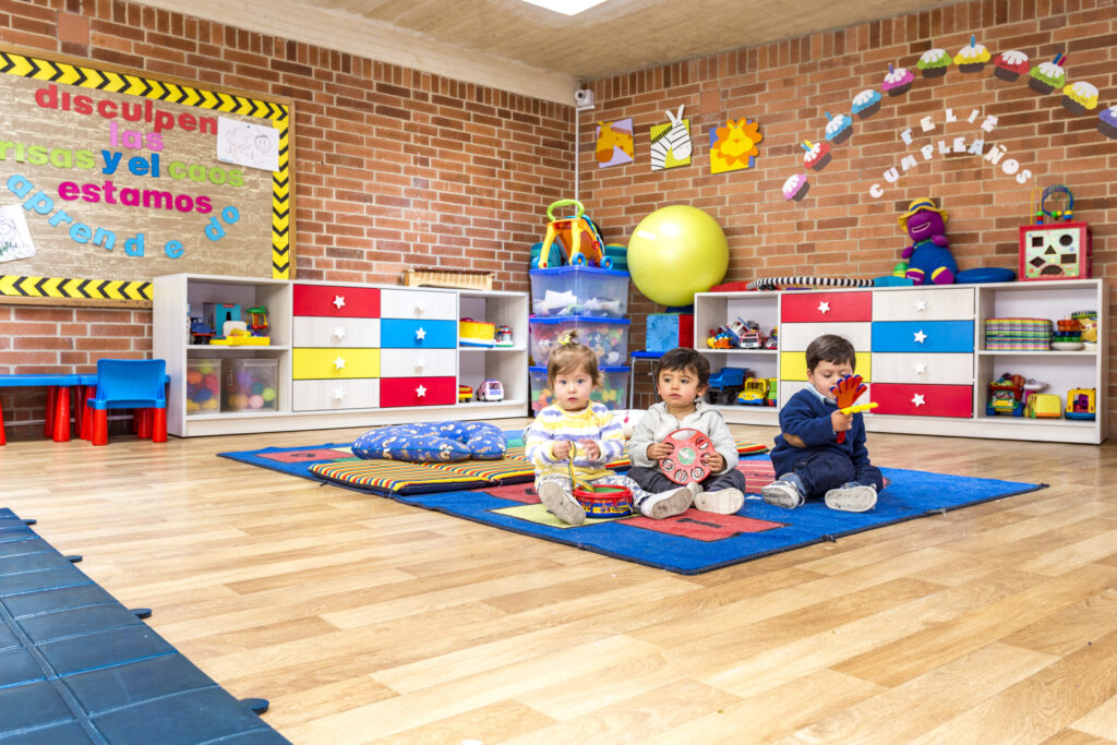 niños salón de clase